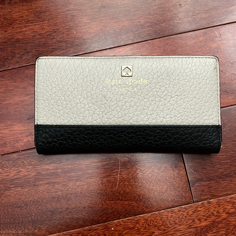 Kate spade bifold wallet